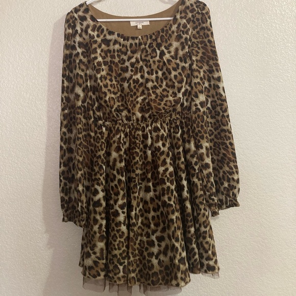 Umgee Dresses & Skirts - Umgee Long Sleeve cheetah dress Shades of Brown and Tan with Tulle Size Large